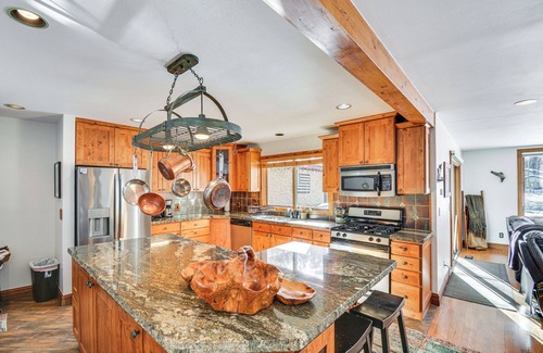 Eagle-Vail House | Mtn-View Patio & Hot Tub: Home in Avon