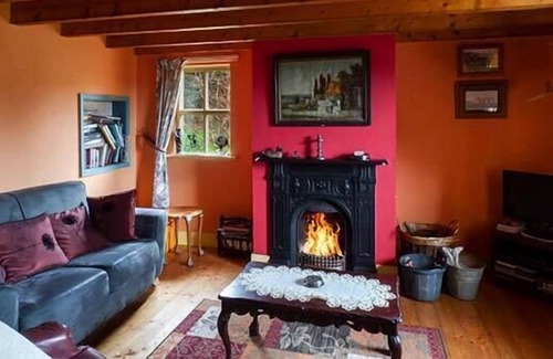 Goleen Cottage | MUDFLAT, pet friendly, with open fire in Goleen, County Cork