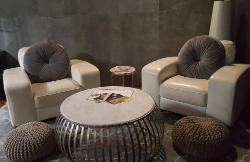 Yeagarup House | Mudstone Spa Retreat