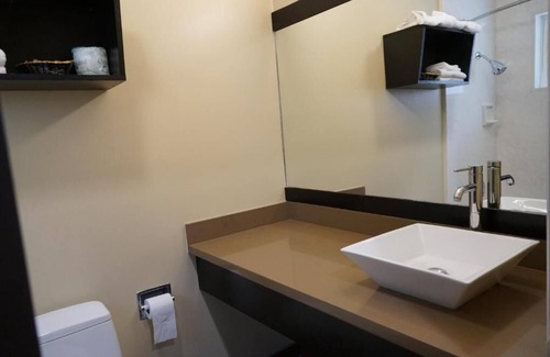 Almonte Hotel | Muir Woods Lodge