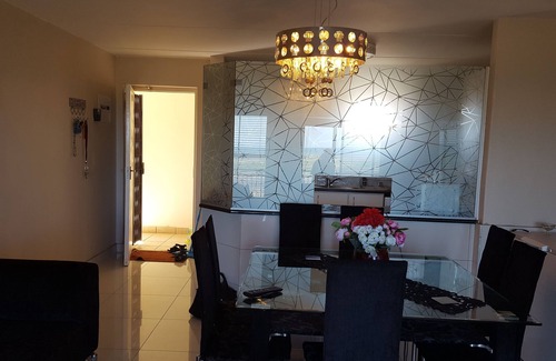 Muizenberg Apartment | MUIZENBERG SEA VIEW APARTMENT