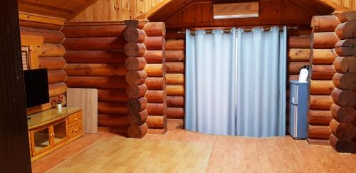 Seolcheon-myeon House | Muju Log House Pension