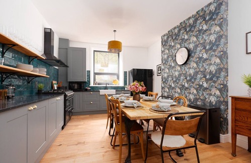 Todmorden House | Mulberry Boutique Stay – Canal-Side Near Hebden Bridge