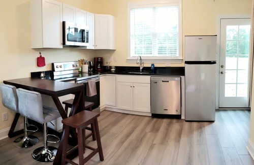 Grovetown House | Mulberry Cottage on 16 Acres, King Size Bed, No Pet Fee