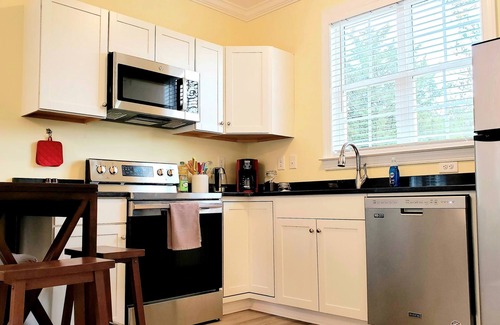 Grovetown House | Mulberry Cottage on 16 Acres, King Size Bed, No Pet Fee