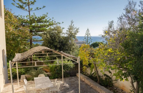 Santa Cesarea Terme House | Mulberry House with garden