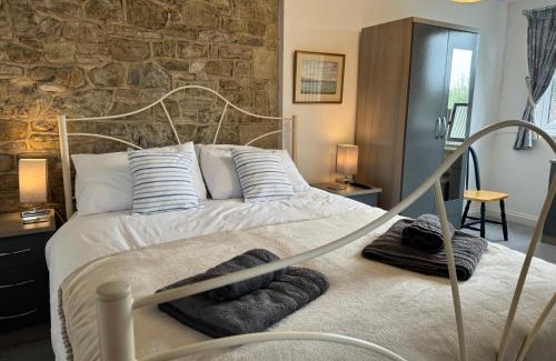 Brading Apartment | Mulberry Lawn Apartments