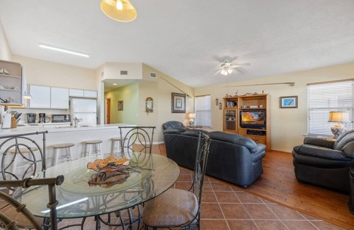 Cedar Key Apartment | Mullet Manor Old Fenimore Condo