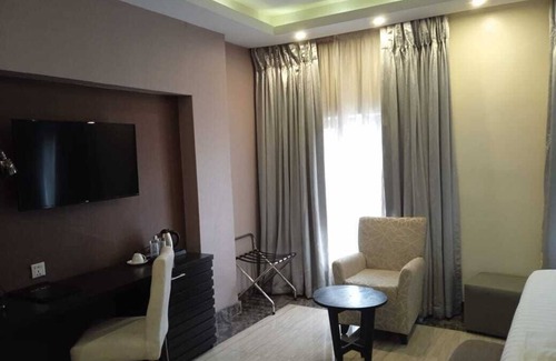 Yaba Hotel | Mulligan Hotel