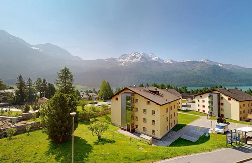 Silvaplana Apartment | Multi-family house in a sunny and quiet location in Silvaplana, just a few minut