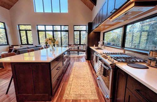 Placerville House | Multi Family Mountain Retreat 30 min to Slopes!