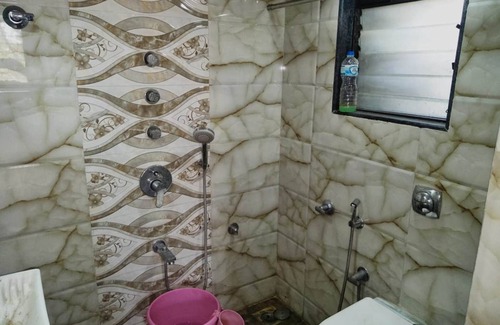 Aarey Colony Apartment | Mumbai's mini hill station near airport in heart of city, greenery clean air