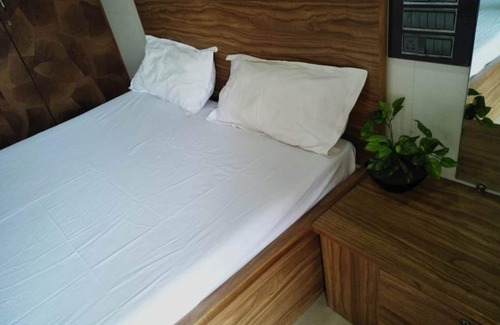Aarey Colony Apartment | Mumbai's mini hill station near airport in heart of city, greenery clean air