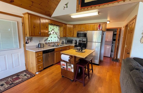 Unaka Cabin | MURPHY, NC SERENE MOUNTAIN CABIN Pet Friendly!