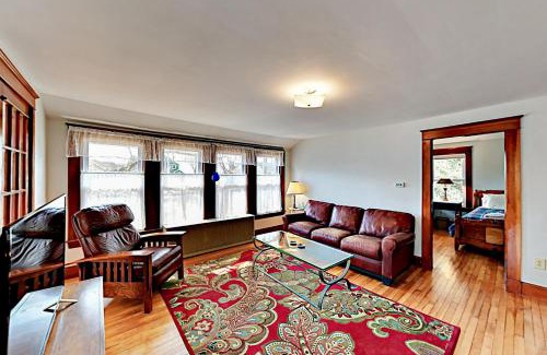 Bayville House | Murray Hill Waterside