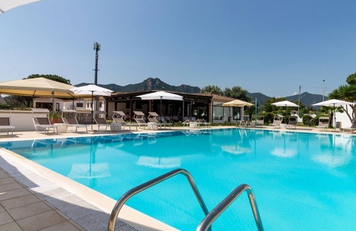 Cardedu Apartment | "Museddu Beach" ground floor in residence with a pool