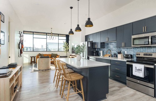 Edgehill Condo | Music Row, Pool, Rooftop Deck, Balcony, Gym