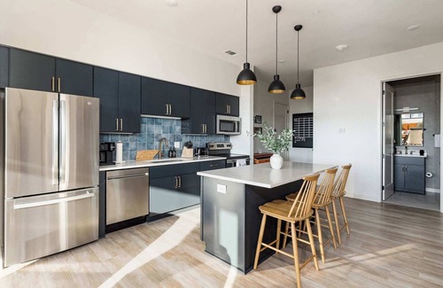 Edgehill Condo | Music Row, Pool, Rooftop Deck, Balcony, Gym