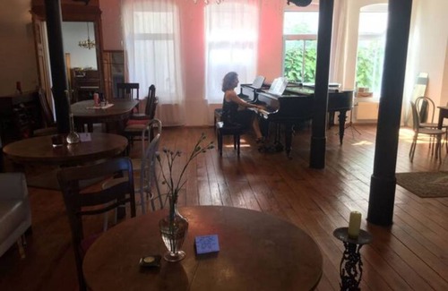 Plagwitz House | Musician's apartment in a cozy backyard ambience