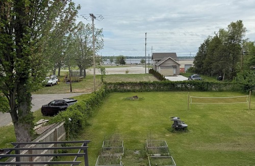 Muskegon Apartment | Muskegon Lake View Loft studio/kitchenette