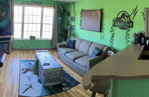 Hancock Apartment | Must See Jurassic Jiminy Suite Country Inn - Sleeps 4 Ski On/Off Mountain