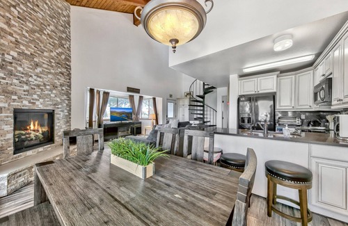 Tahoe Village Condo | Mv17 Amazing Lake View & Spacious 2 Bedroom Ski Cabin With Hot Tub