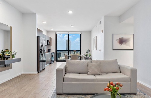 Downtown Miami Apartment | MVR - Stylish 3BR Escape in Downtown Miami