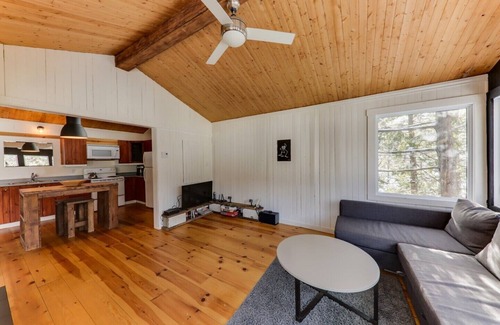 Amherst Cottage | My Chic Cabane Near Mont-Tremblant