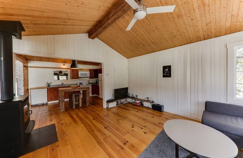 Amherst Cottage | My Chic Cabane Near Mont-Tremblant