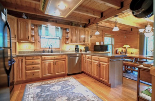 Tazewell Apartment | My Happy Place - Lakefront cabin