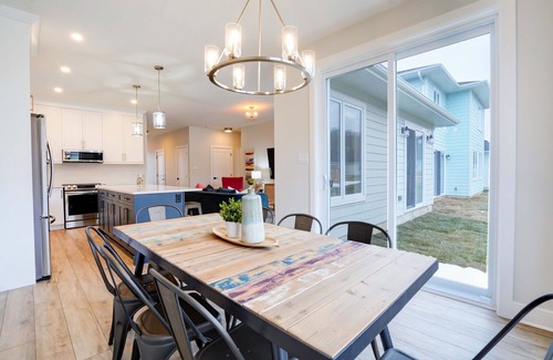Port Stanley House | My Mom's Cottage - Enjoy Small Town Beach Living!