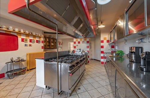 Calozzo Villa | My Rental Homes - Villa Meridiana with direct access to a beach and private pool