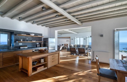 Paraga Villa | My Rental Homes - Villa Virgil with heated pool, Jacuzzi, basketball court and gym