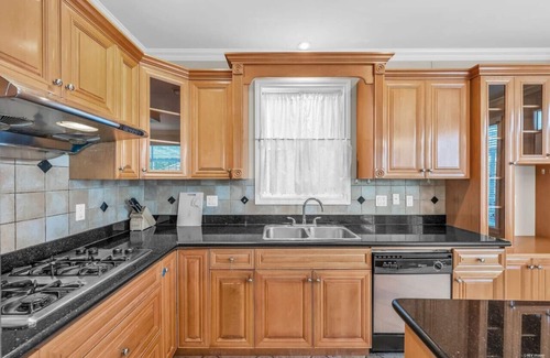 Marpole House | My Sweet Vacation Home with AC