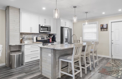 Port Charlotte Condo | Myakka River Views/Corner Unit/Freshly Designed/Pool/Gym/Gated
