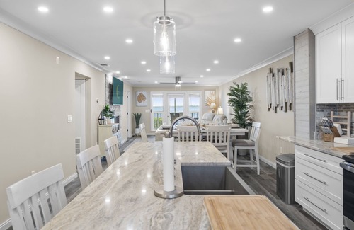 Port Charlotte Condo | Myakka River Views/Corner Unit/Freshly Designed/Pool/Gym/Gated