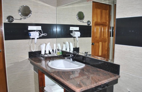 Mayangone Hotel | Myanmar Life Hotel