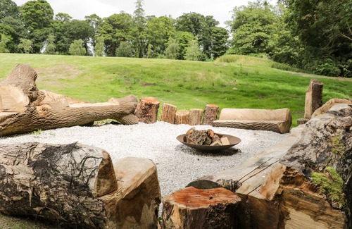 Ilkley House | MYDDELTON GRANGE, pet friendly, luxury holiday cottage in Ilkley