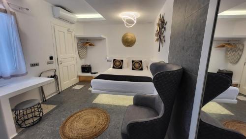 Ano Mera Apartment | Mykonos Double Luxury Mini Suites-With External Hot spa Adults only