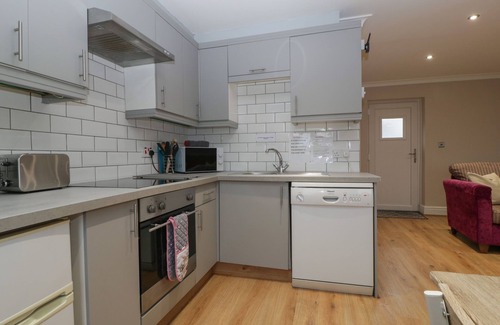 Nantgarw Cottage | Myrtle Cottage