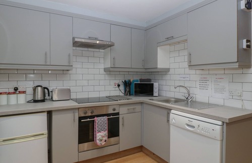 Nantgarw Cottage | Myrtle Cottage