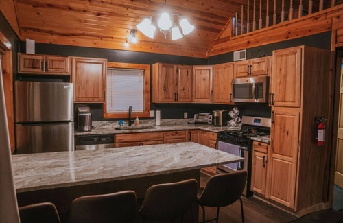 New Post Cabin | Mysa Stuga at Blueberry Hill Resort