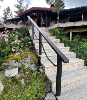 Sigtuna Villa | Mysig timmevilla med sjöutsikt