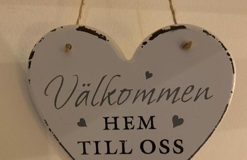 Aspet House | Mysigt rum i villa med egen ingång och nära havet.