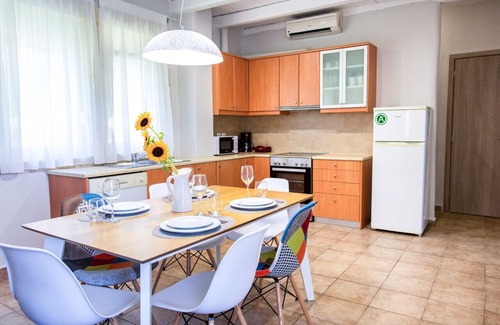 Platanias Town Villa | Mysigt Villa - Next to Platanias, 2min from beach