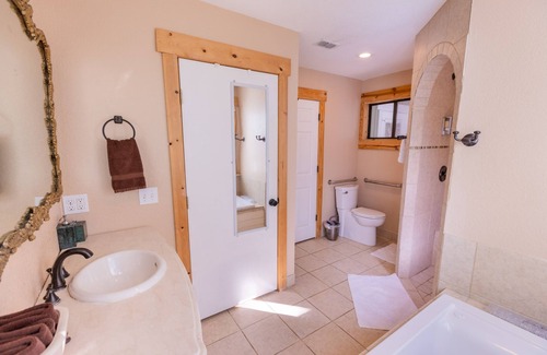 Wimberley House | Mystic Hill Suites
