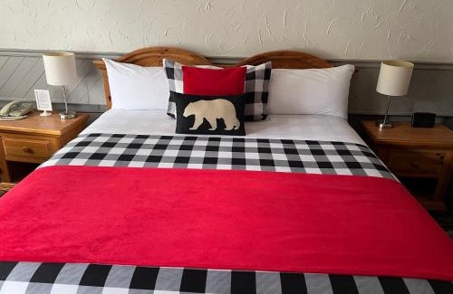 Algoma District Hotel | Mystic Isle Motel