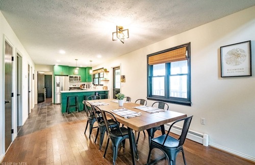 Davis House | Mystic Mama - 72 Piper LanennThe Lost Hangar - Outdoor Community pool, Wrap-Around Deck w/Hot Tub, Views!