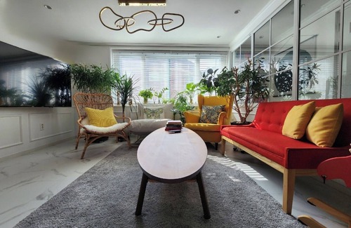 Cheongdam Villa | N.2 PH, COEX, Romantic suite in Gangnam, designed by an interior designer
