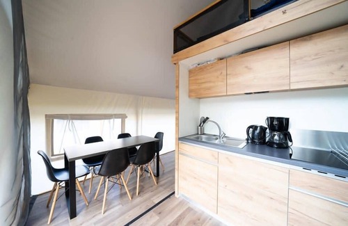 Mol Cabin | n/a